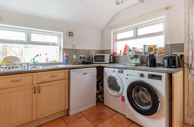 Dogfield Street, Cathays, Cardiff - Image 3